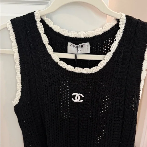 Black and White Logo Woven Top Size 38 - Picture 3 of 5